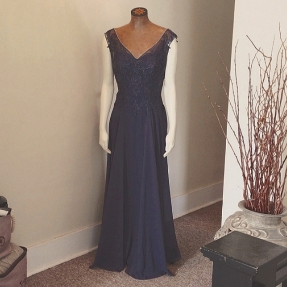 JJs House Dresses & Skirts - Chiffon Mother of the bride, bridesmaids, or Special Occasion dress.